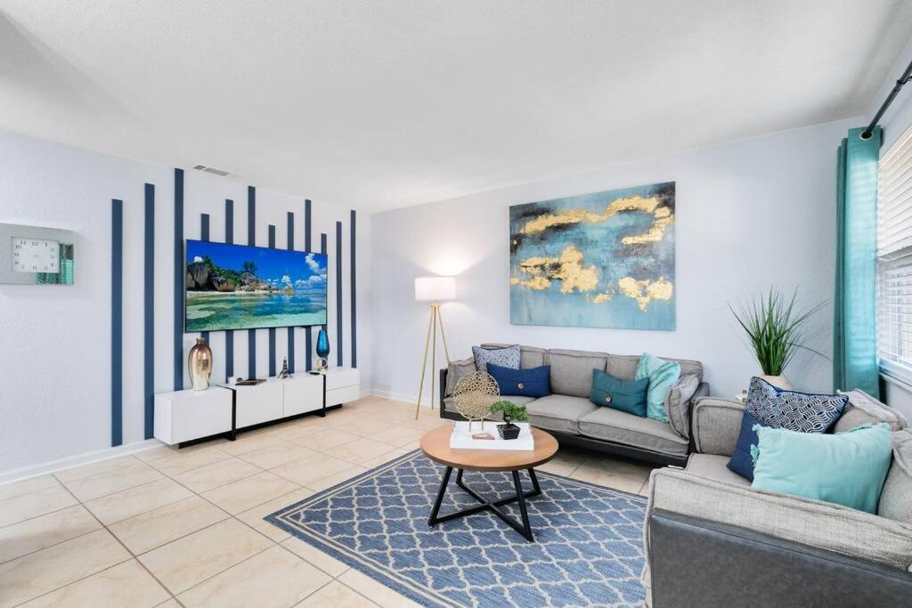 Ocean 25 - Waveside Apartment *