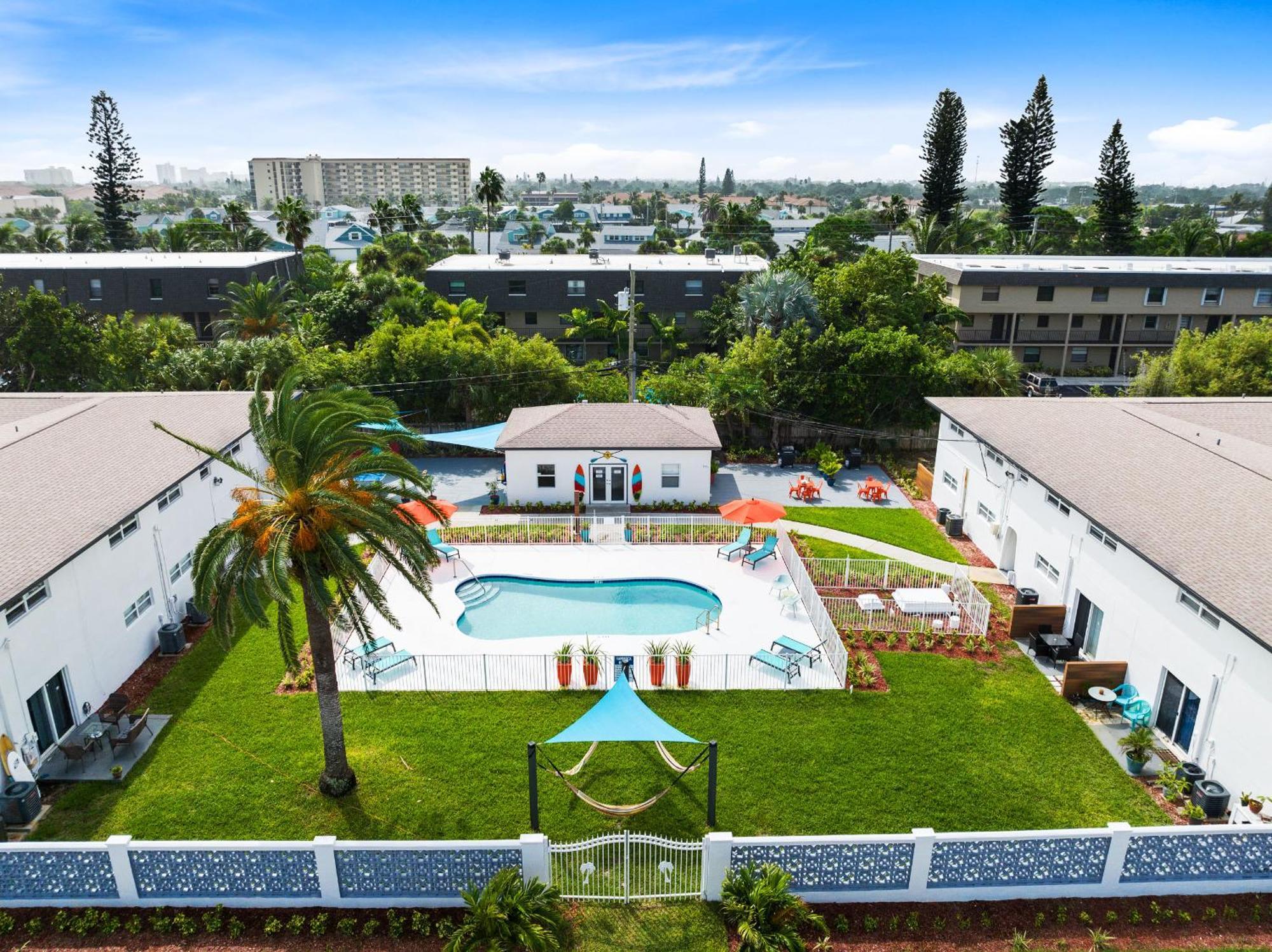 Ocean 25 - Waveside Apartment Indian Harbour Beach